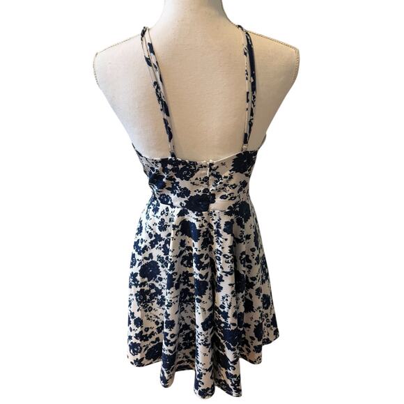 LuLus Blue Floral Print Halter Style Skater Dress - Picture 4 of 7